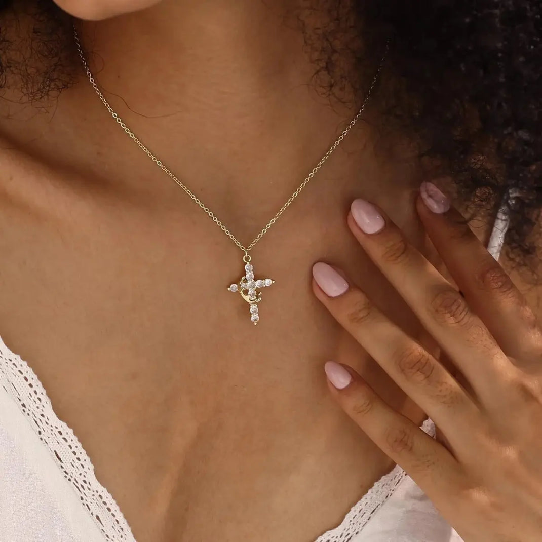 Collana protettiva con croce e corona + Ebook in omaggio