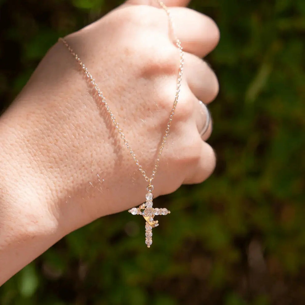 Collana protettiva con croce e corona + Ebook in omaggio