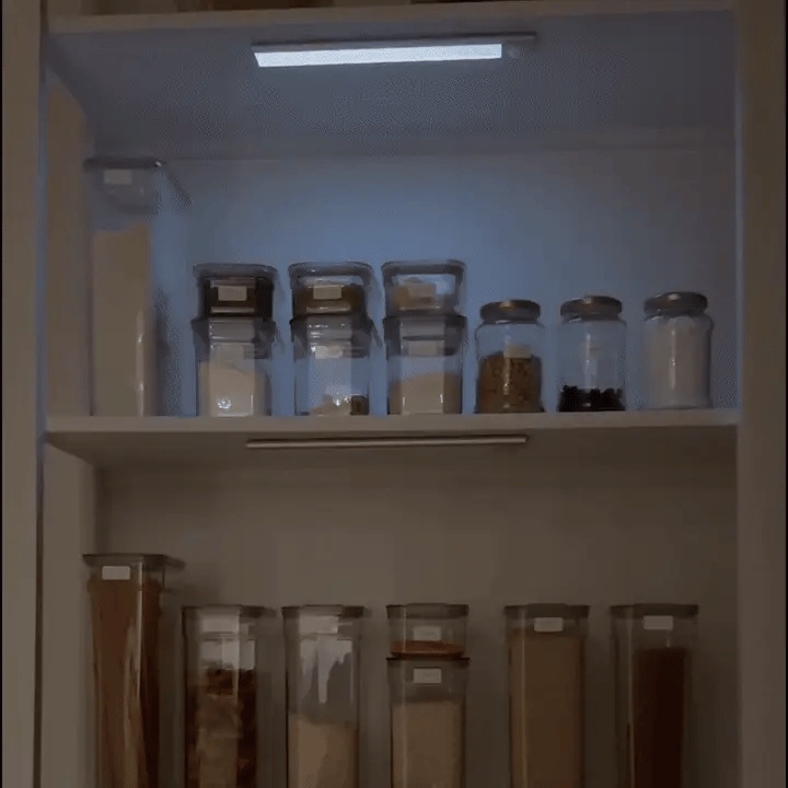 GlowLine - Luce a basso consumo energetico che si accende solo quando serve